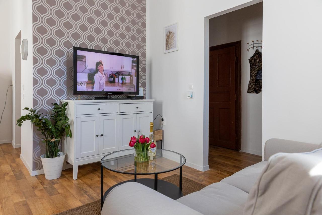 Republic Apartman Daire Baja Dış mekan fotoğraf