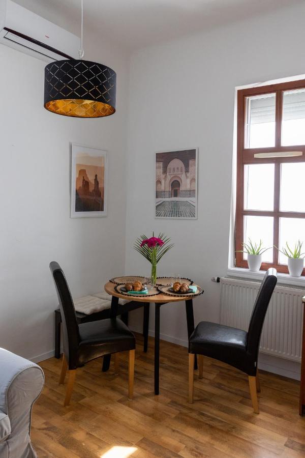 Republic Apartman Daire Baja Dış mekan fotoğraf